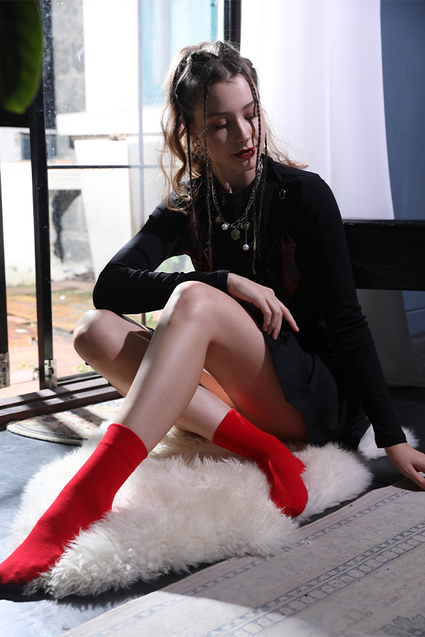 2211 Dragon Klauen Haare kurze Socken weiß